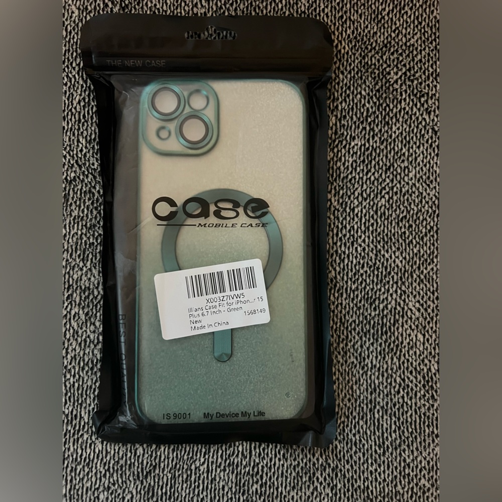 Green iPhone 12/12 Pro Protective Case with Slim Design